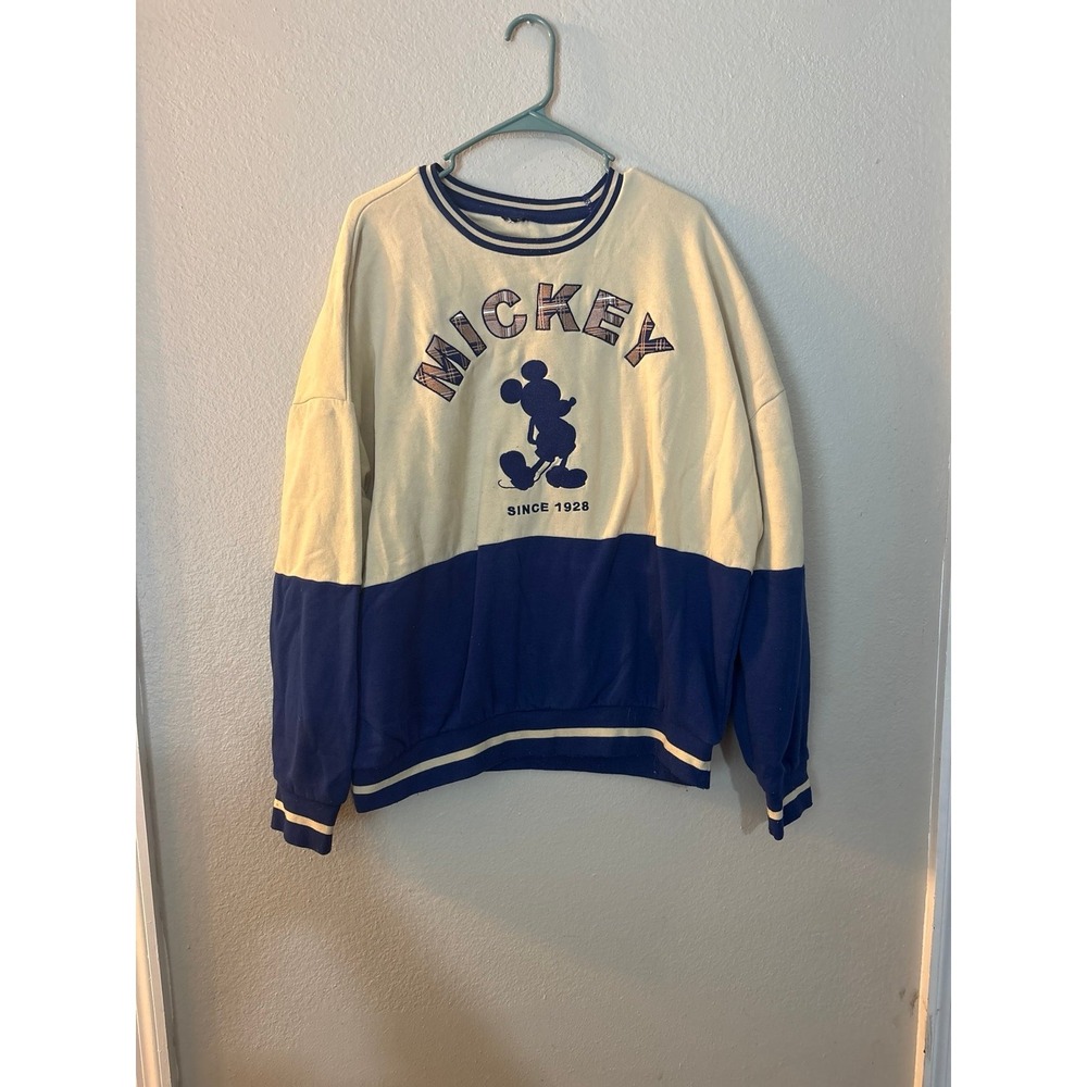 Disney‎ crewneck